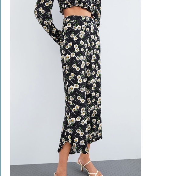 ZARA Cropped Daisy Print Pants Medium - Picture 1 of 7